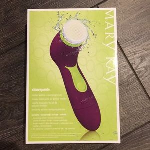 SOLD- Mary Kay Skinvigorate Cleansing Brush NIB